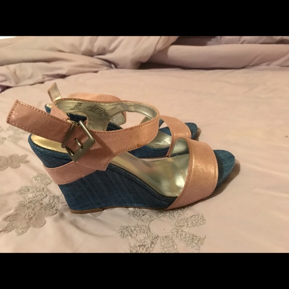 Wedge sandals size 9 - Picture 1 of 2
